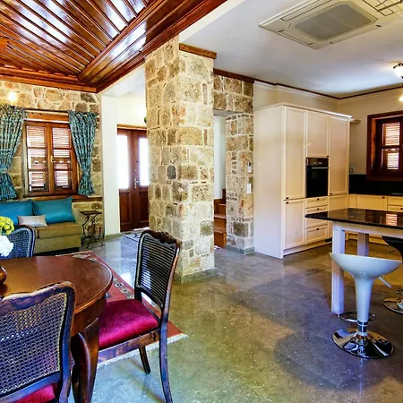 Ξενοδοχείο Minyon 4*