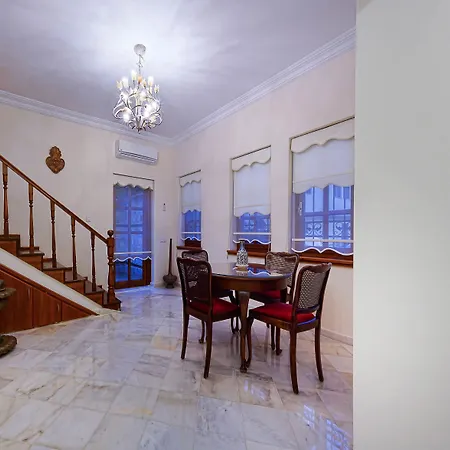 Minyon Hotel 4*
