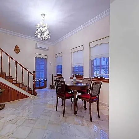 Minyon Hotel 4*