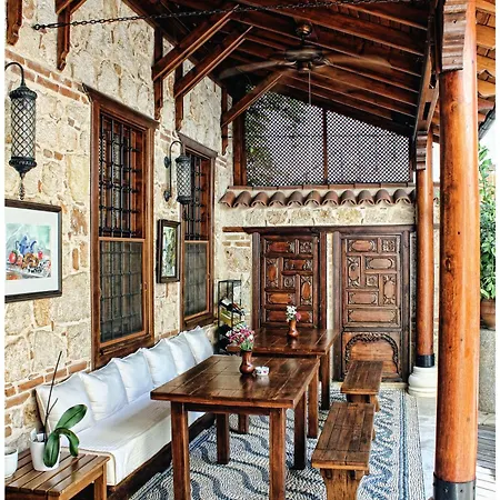 Minyon Hotel