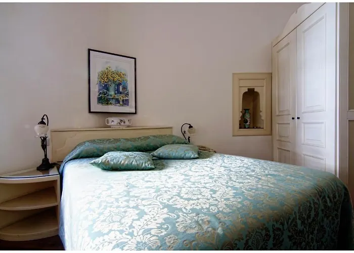 Hotell Minyon 4*