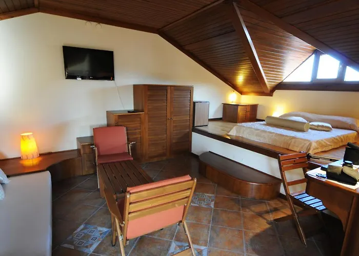 Minyon Hotell 4*